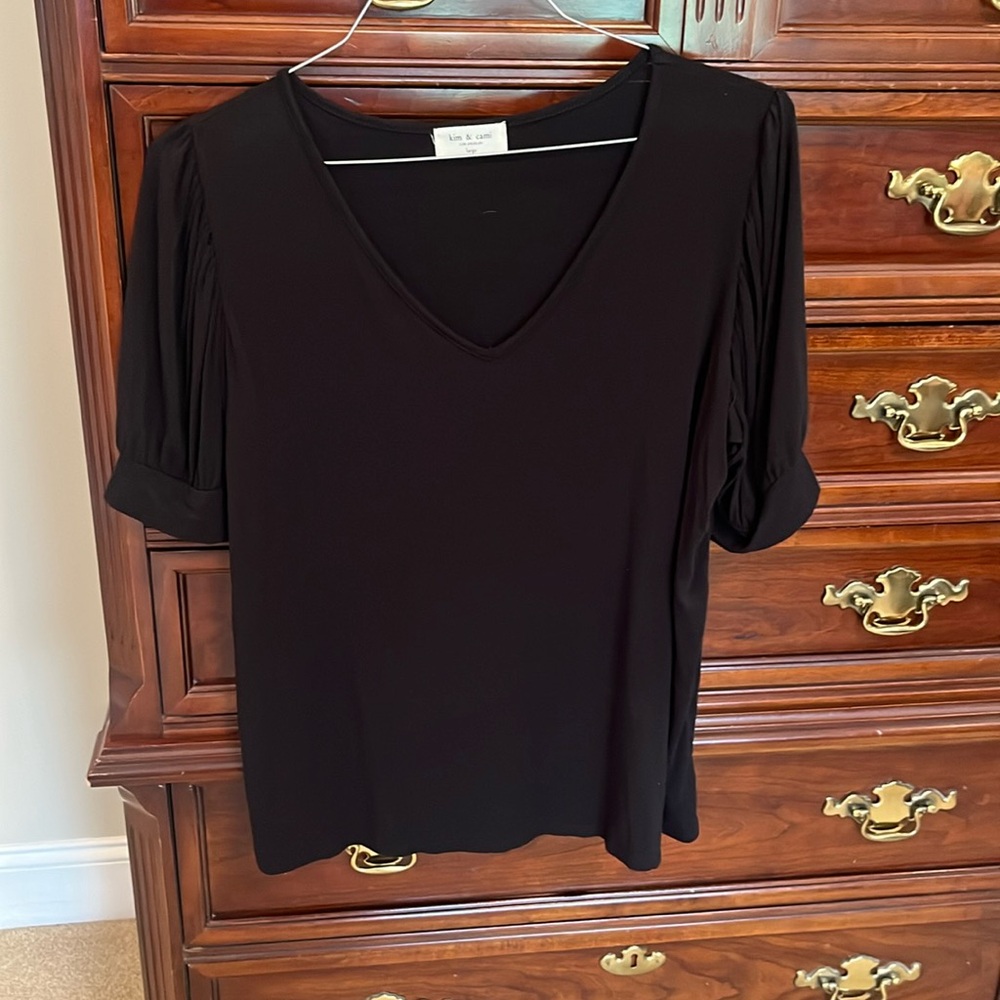 Black tee